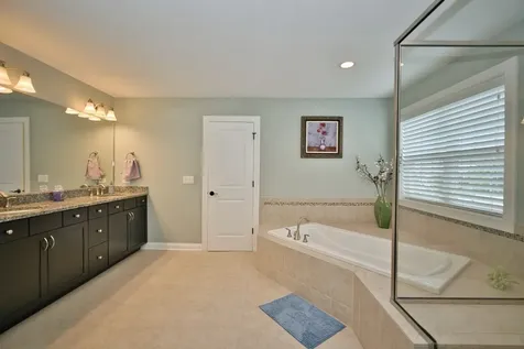29 North Empress Drive Hawthorn Woods IL 60047