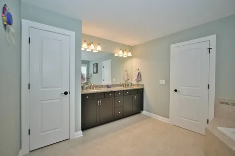 29 North Empress Drive Hawthorn Woods IL 60047