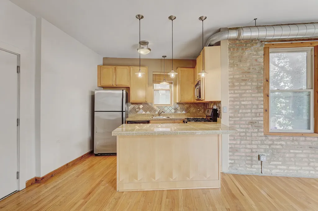 1663 West Pratt Boulevard Chicago IL 60626