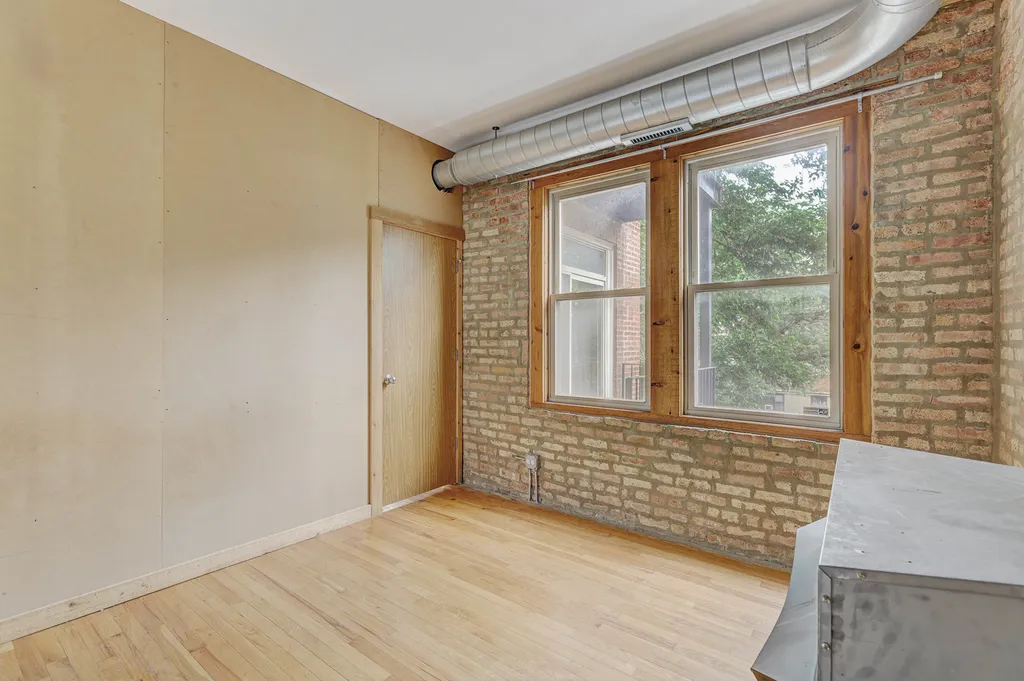 1663 West Pratt Boulevard Chicago IL 60626
