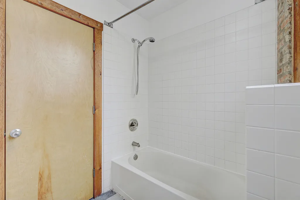 1663 West Pratt Boulevard Chicago IL 60626