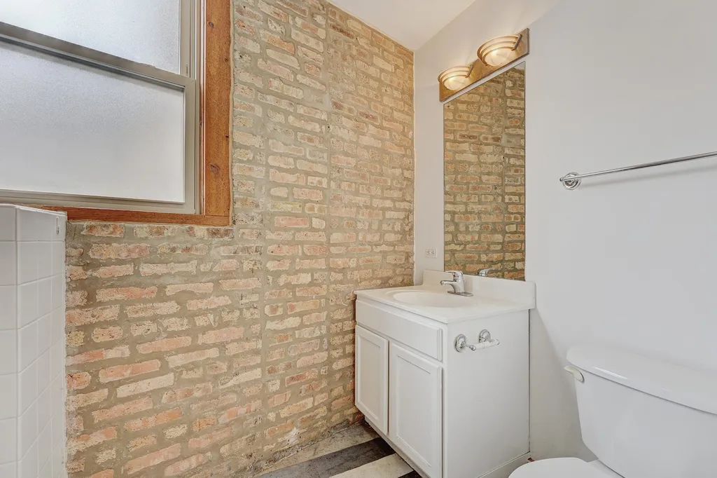 1663 West Pratt Boulevard Chicago IL 60626