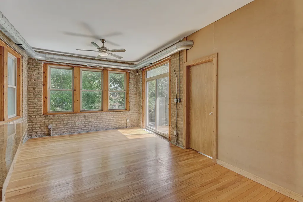 1663 West Pratt Boulevard Chicago IL 60626