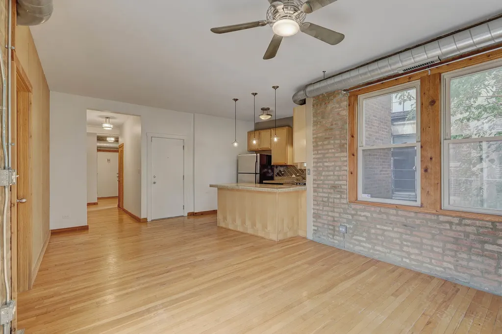 1663 West Pratt Boulevard Chicago IL 60626