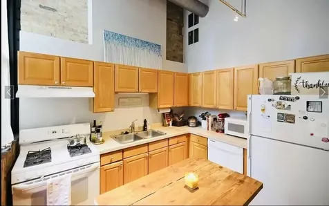 226 North Clinton Street Chicago IL 60661