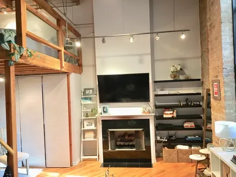 226 North Clinton Street Chicago IL 60661