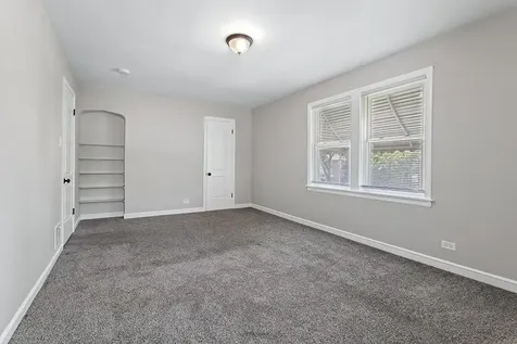 9121 South Utica Avenue Evergreen Park IL 60805