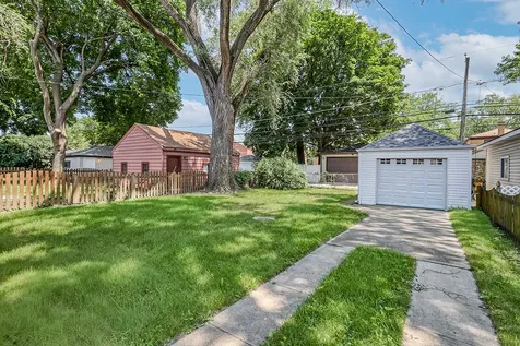 9121 South Utica Avenue Evergreen Park IL 60805