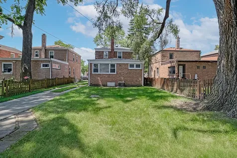 9121 South Utica Avenue Evergreen Park IL 60805
