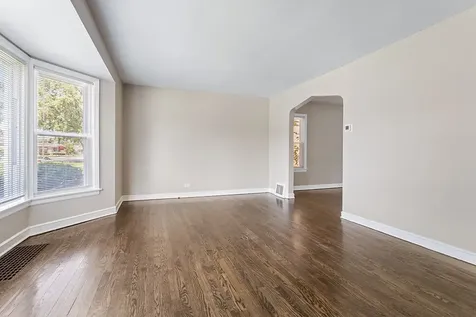 9121 South Utica Avenue Evergreen Park IL 60805