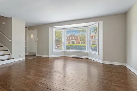 9121 South Utica Avenue Evergreen Park IL 60805