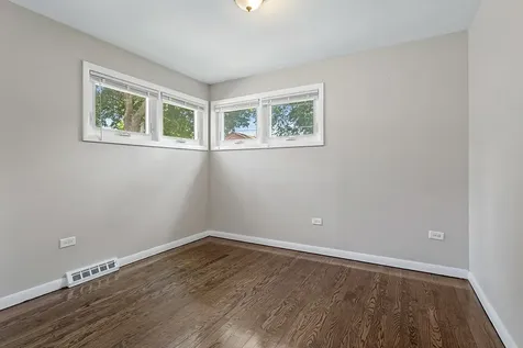 9121 South Utica Avenue Evergreen Park IL 60805