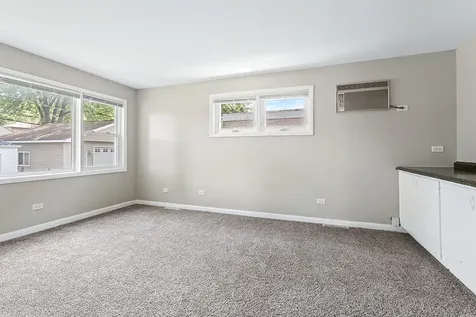 9121 South Utica Avenue Evergreen Park IL 60805