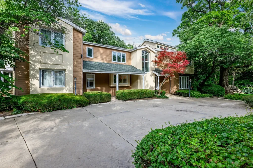 112 Brinker Road Barrington Hills IL 60010