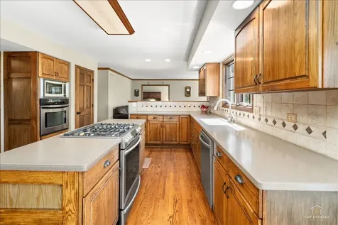 1513 North Applewood Lane Spring Grove IL 60081