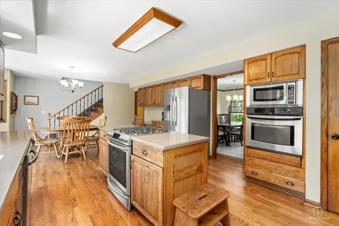 1513 North Applewood Lane Spring Grove IL 60081