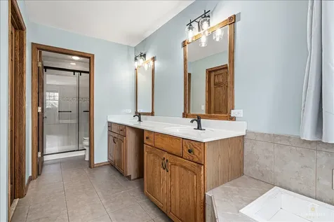 1513 North Applewood Lane Spring Grove IL 60081