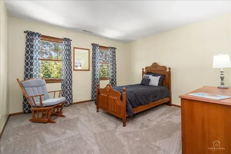1513 North Applewood Lane Spring Grove IL 60081