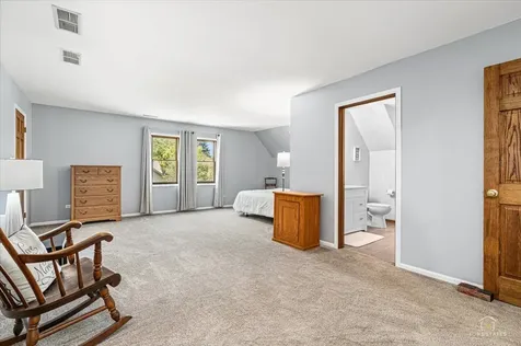 1513 North Applewood Lane Spring Grove IL 60081