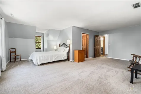 1513 North Applewood Lane Spring Grove IL 60081