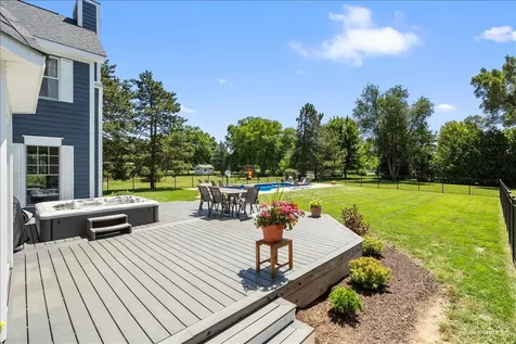 1513 North Applewood Lane Spring Grove IL 60081