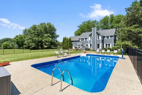 1513 North Applewood Lane Spring Grove IL 60081
