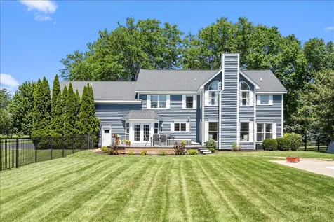 1513 North Applewood Lane Spring Grove IL 60081