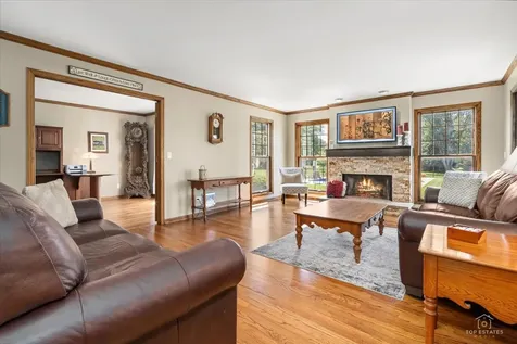 1513 North Applewood Lane Spring Grove IL 60081