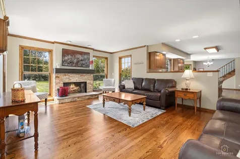 1513 North Applewood Lane Spring Grove IL 60081