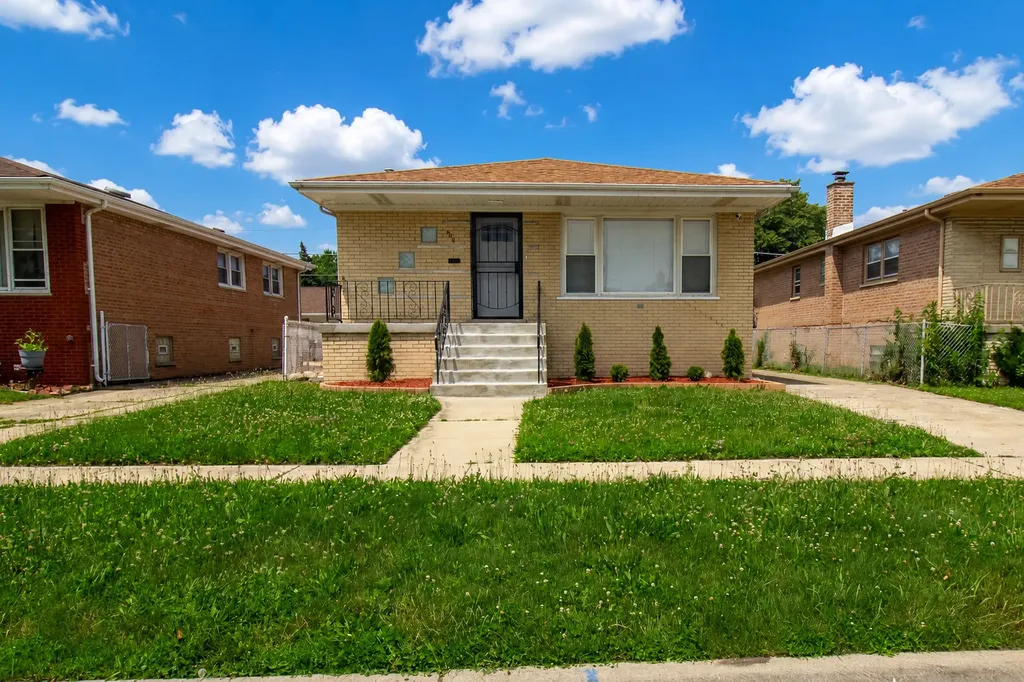 408 Bensley Avenue Calumet City IL 60409