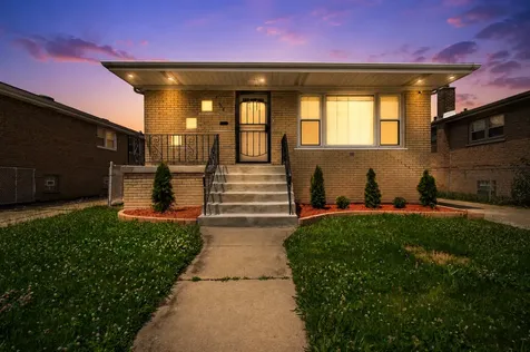 408 Bensley Avenue Calumet City IL 60409