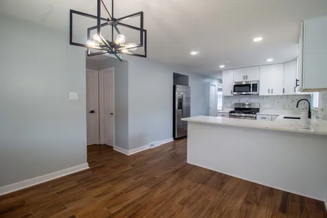 408 Bensley Avenue Calumet City IL 60409