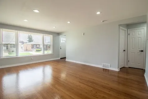 408 Bensley Avenue Calumet City IL 60409