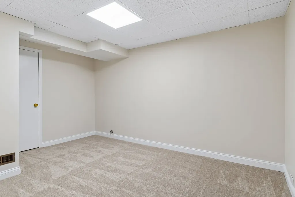 1539 Foxhill Road Naperville IL 60563