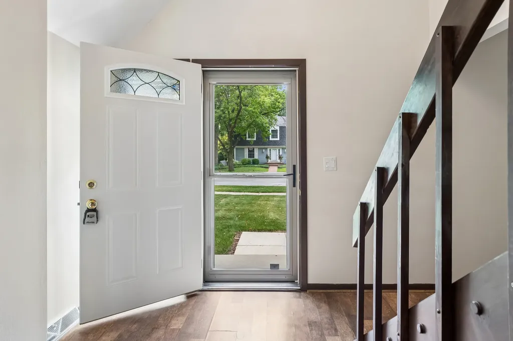 1539 Foxhill Road Naperville IL 60563