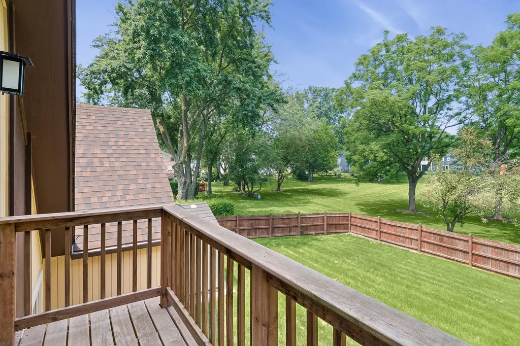 1539 Foxhill Road Naperville IL 60563