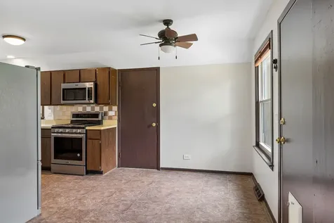 1539 Foxhill Road Naperville IL 60563