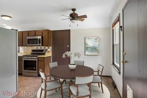 1539 Foxhill Road Naperville IL 60563