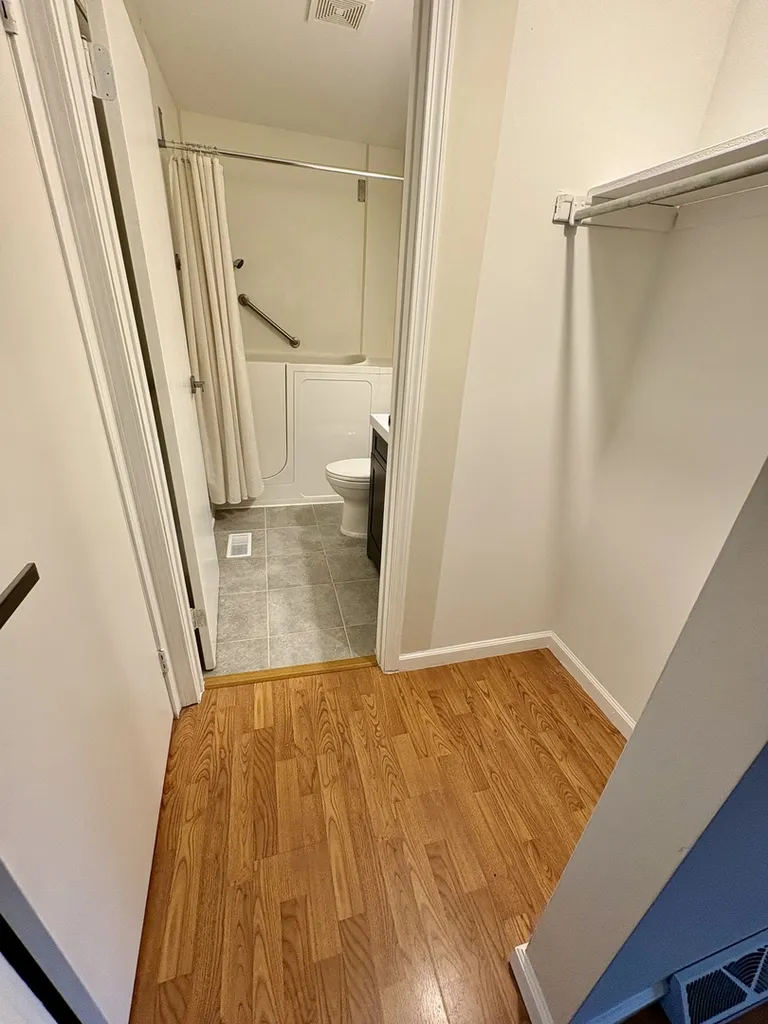 228 Dakota Court Bolingbrook IL 60440