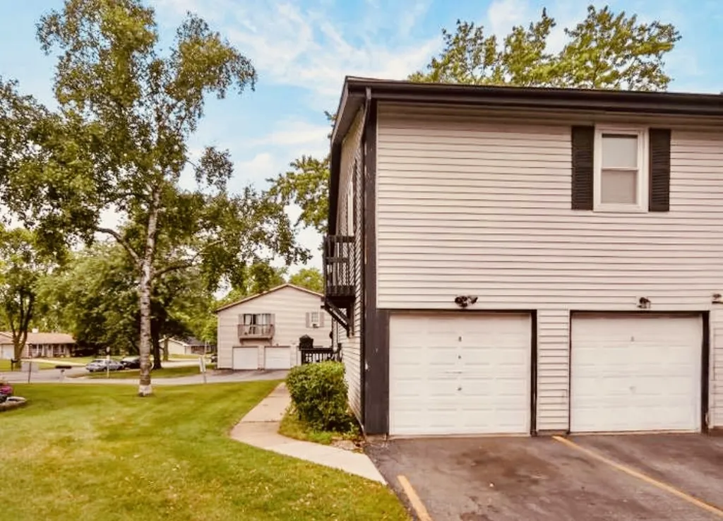 228 Dakota Court Bolingbrook IL 60440