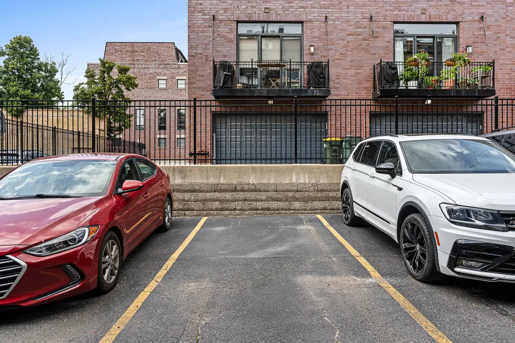 1760 West Wrightwood Avenue Chicago IL 60614