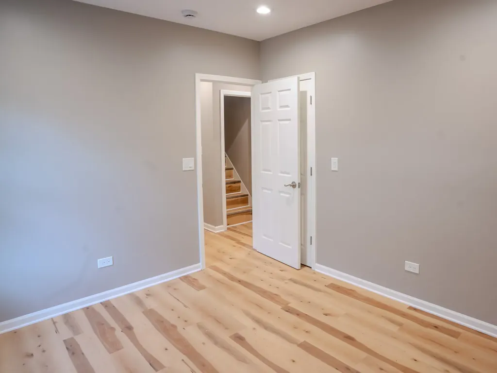 523 South Monterey Avenue Villa Park IL 60181
