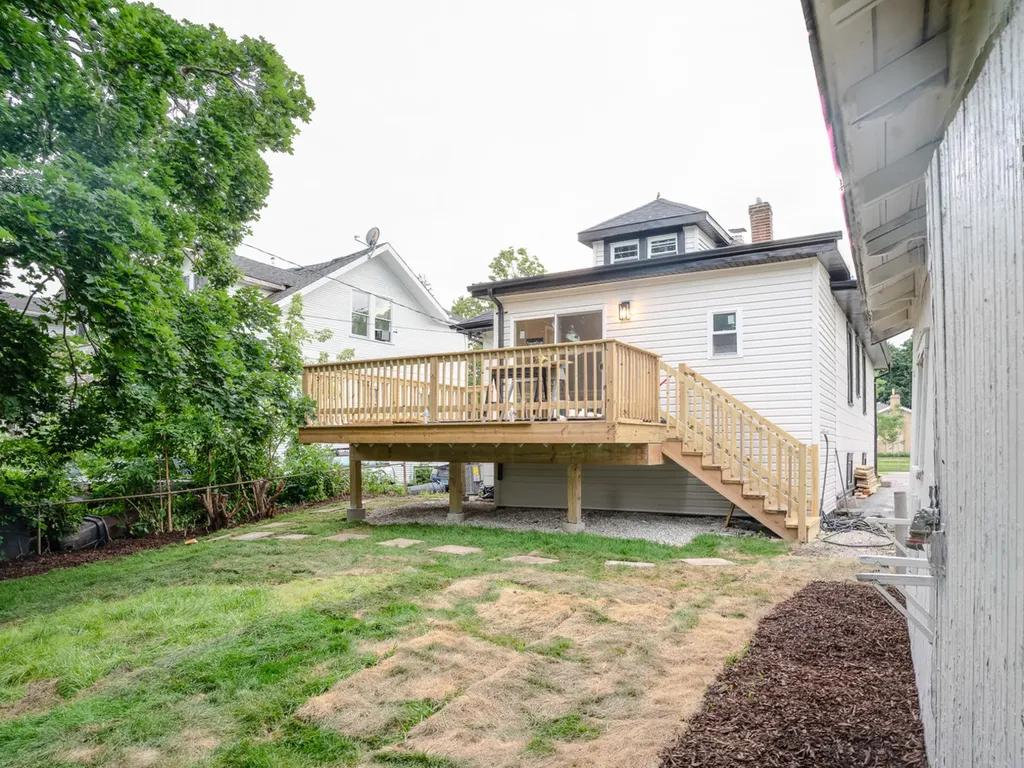 523 South Monterey Avenue Villa Park IL 60181
