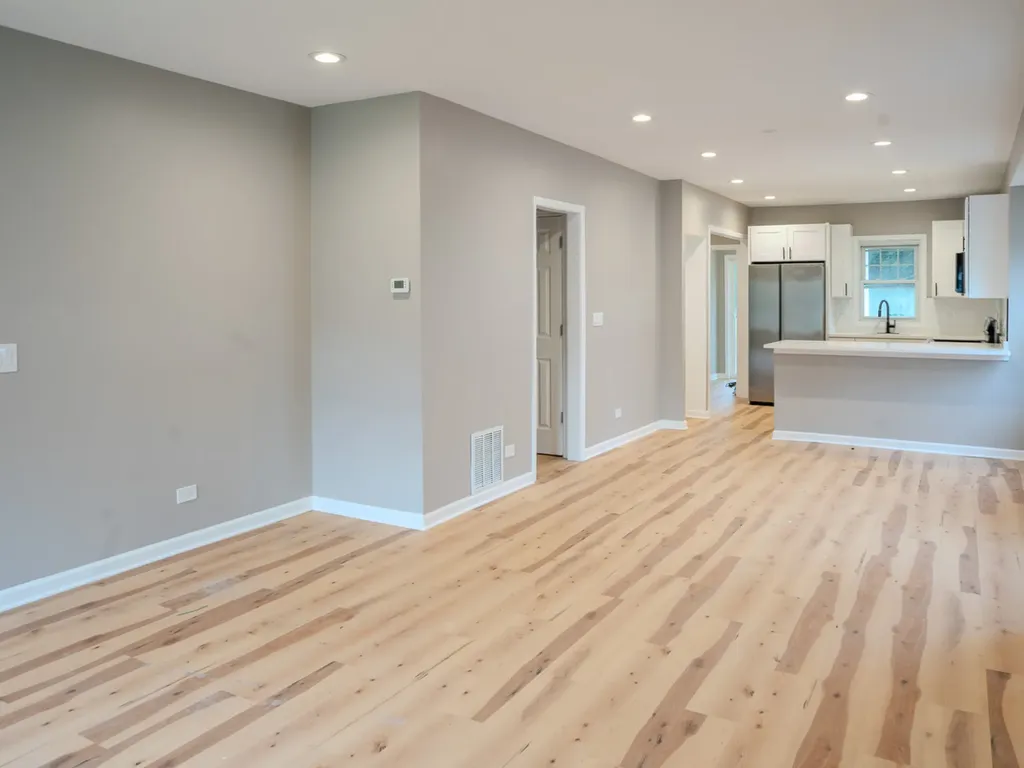 523 South Monterey Avenue Villa Park IL 60181