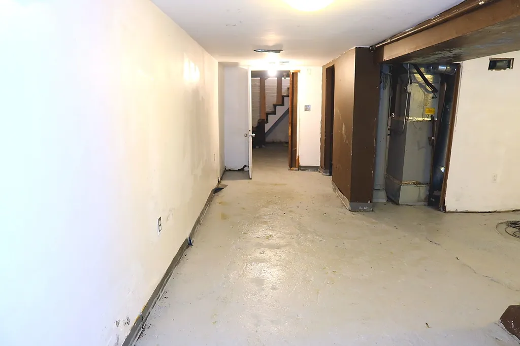 13223 South Buffalo Avenue Chicago IL 60633