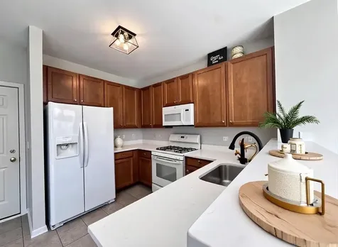 2266 Pembridge Drive Lake In The Hills IL 60156