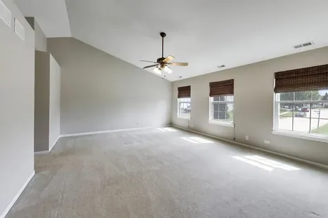 21 West Old Mill Trail Antioch IL 60002