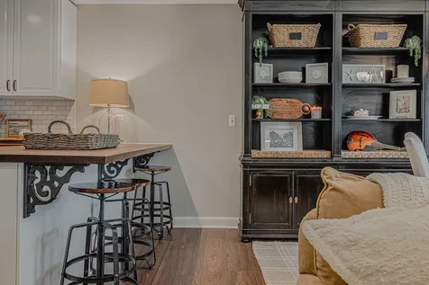 831 Garfield Avenue Libertyville IL 60048