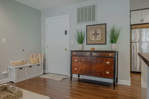 831 Garfield Avenue Libertyville IL 60048
