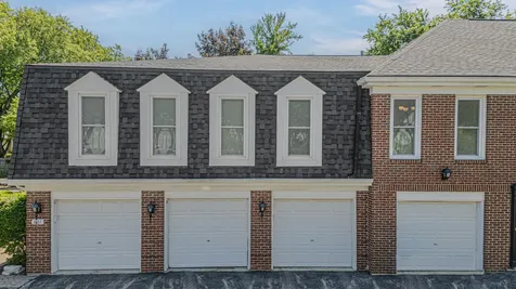 831 Garfield Avenue Libertyville IL 60048